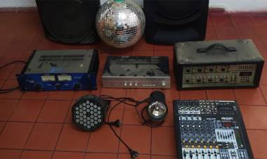 Sampacho: secuestraron equipos de sonido e iluminación tras una investigación por robos