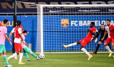 Messi convirtió dos goles en un nuevo triunfo amistoso de Barcelona