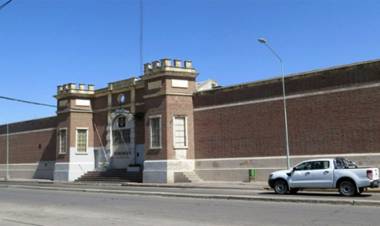 Dos internos de la cárcel de Río Cuarto cometían estafas telefónicas en Rosario
