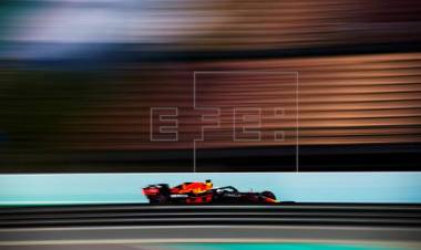 Verstappen domina los últimos libres, con Sainz cuarto y Alonso undécimo