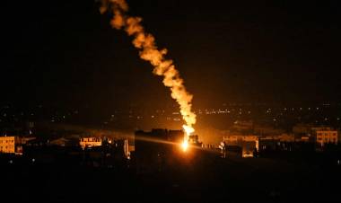 Aviones militares israelíes atacan Gaza el lunes a la madrugada