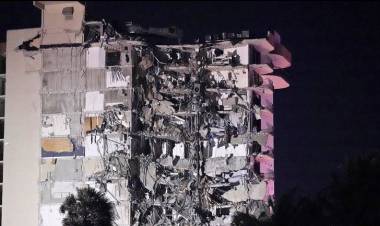 Un edificio de varios pisos en Surfside, Florida, se derrumbó parcialmente, dicen las autoridades