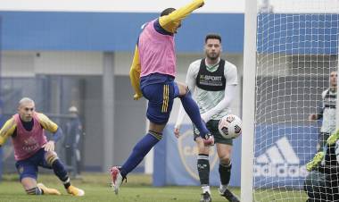 Boca le ganó a Sarmiento en un amistoso con goles de Medina y Pavón