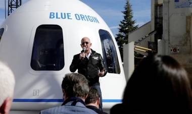 Jeff Bezos, a punto de despegar al espacio