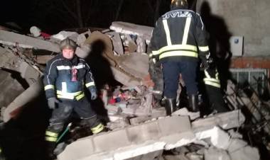 Fallecieron dos mujeres al derrumbarse una casa en Lomas de Zamora