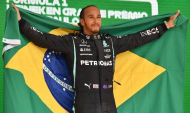 Lewis Hamilton ganó una batalla en Brasil y no se resigna a lucha por el título