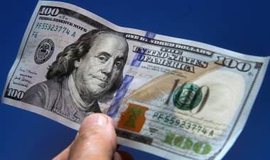 Tras el anuncio del acuerdo con el FMI, cayó el dólar blue