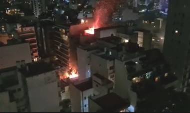 Al menos cuatro heridos por voraz incendio en un edificio del barrio de Belgrano