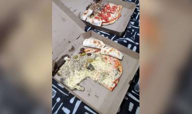 Pidió pizzas a domicilio, le faltaban porciones y desde el local acusaron al delivery