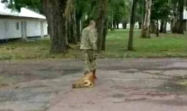 Hallaron muerto en un parque al militar acusado de matar a un perro