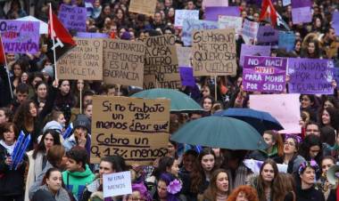 #8M: multitudinaria movilización frente al Congreso por el Día Internacional de la Mujer