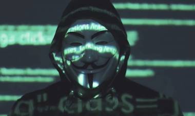 Anonymous hackeó al regulador que censura medios de comunicación en Rusia y filtró 340 mil archivos