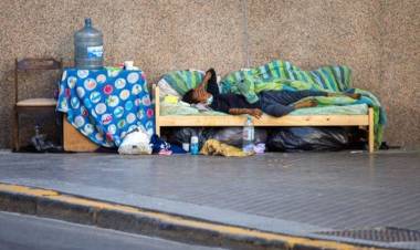 Casi 4 de cada 10 personas en la Argentina son pobres, según el INDEC