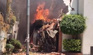 Explosión y derrumbe en Villa Devoto: un muerto y un herido grave por una fuga de gas