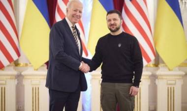 Joe Biden visitó Kiev sin previo aviso en vísperas del aniversario de la guerra