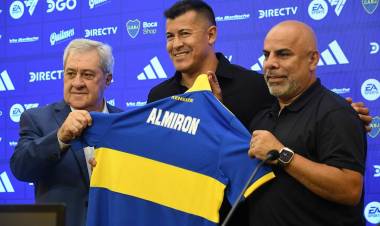 Almirón asumió como DT en Boca: "Estoy muy agradecido por esta oportunidad, en especial a Riquelme"