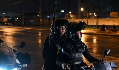 Ecuador: 170 personas siguen como rehenes en varias cárceles