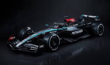 Mercedes presentó el W15, el último que correrá Hamilton en la escudería