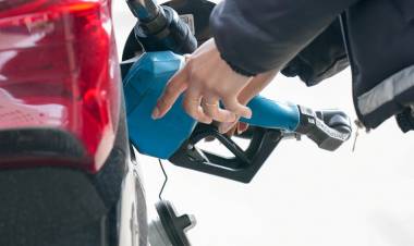 Otro dato de la recesión: fuerte caída en el consumo de combustibles