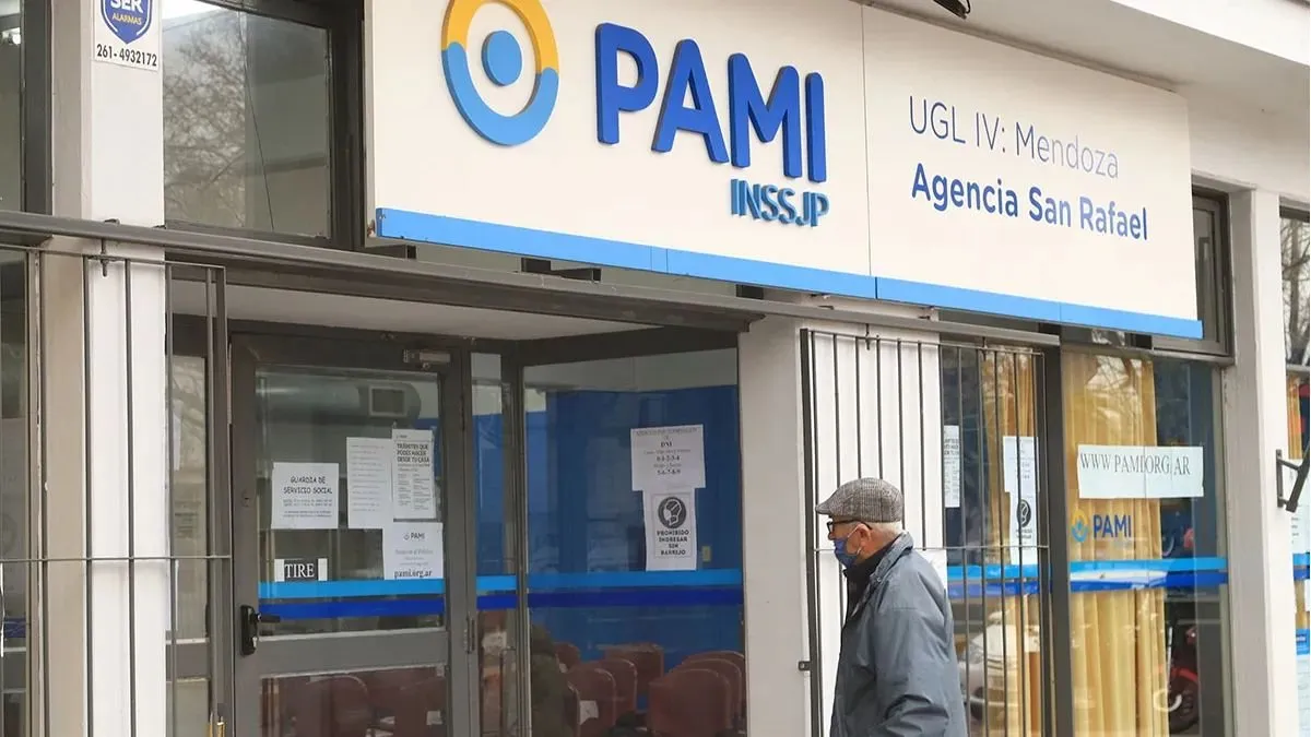 "El PAMI está en situación crítica", afirmó su director: recortaron $90.000 millones de "gastos políticos"
