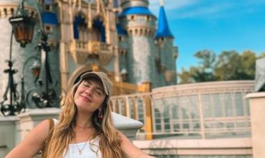 Stephanie Demner ofrece un viaje a Disney con cupos limitados: cuesta 4 mil dólares y no incluye aéreos