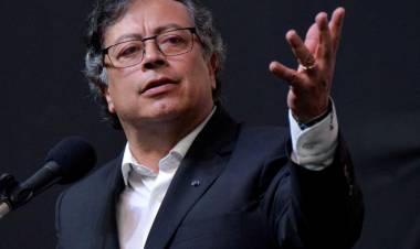 Crisis bilateral: tras el duro ataque de Milei, Petro expulsó a todos los diplomáticos argentinos de Colombia