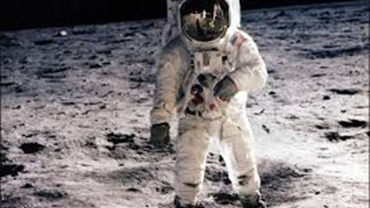 La NASA mantiene su objetivo de regresar a la Luna en 2024