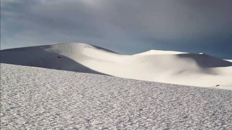 Histórico: Fuerte nevada en el desierto del Sahara con temperaturas de -2.2°