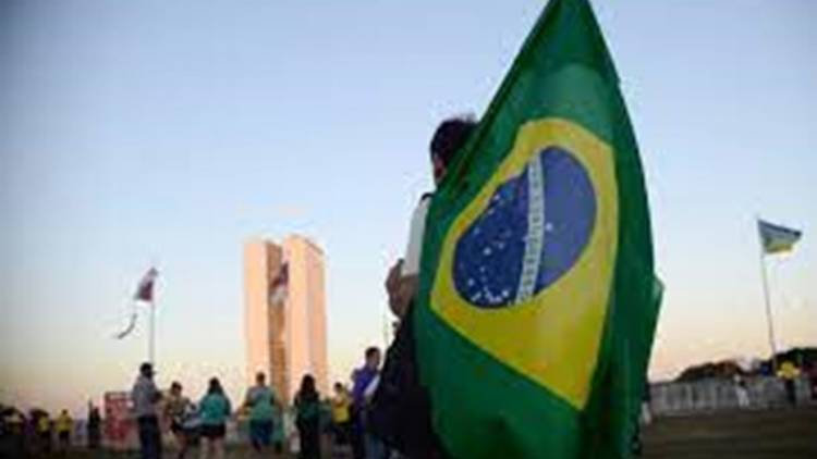 Crisis política en Brasil: seis ministros dejaron sus cargos
