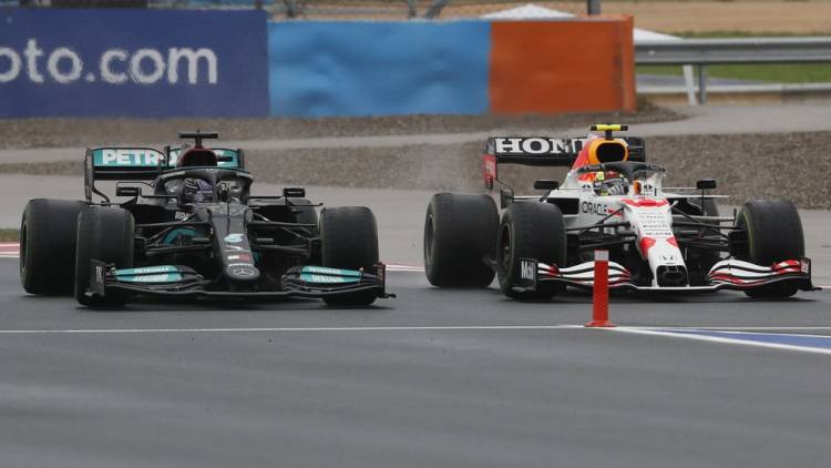 “¡Déjenme tranquilo!”: las discusiones de Hamilton con el equipo Mercedes y su error que le costó la cima del campeonato de la Fórmula 1