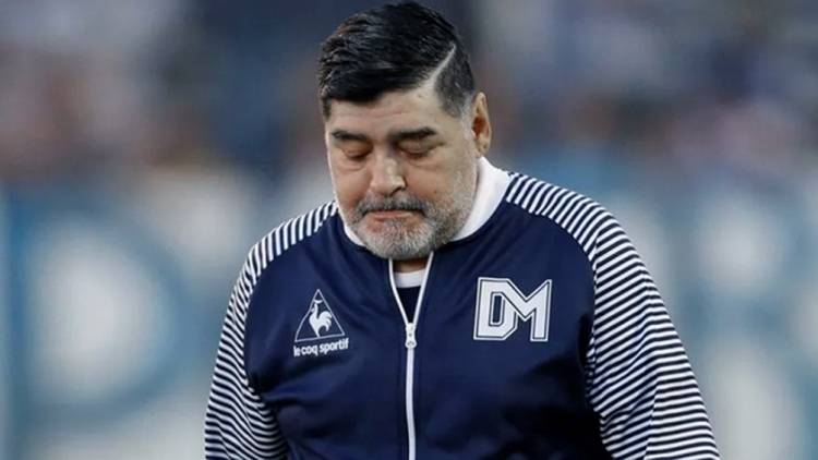 El asistente personal y un sobrino de Maradona complicaron a médicos y enfermeros
