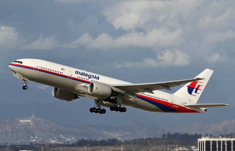 Atentado, piloto suicida o intento de secuestro: la desaparición del vuelo MH370, el mayor misterio de la aviación comercial