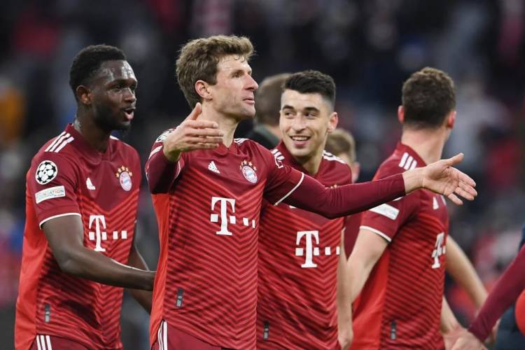 Con tres tantos de Lewandowski, Bayern Múnich goleó 7-1 al RB Salzburg y se clasificó a los cuartos de la Champions League