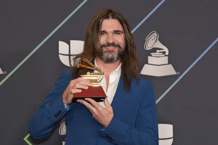 Juanes gana el mejor álbum de rock latino o alternativo en los Grammys 2022