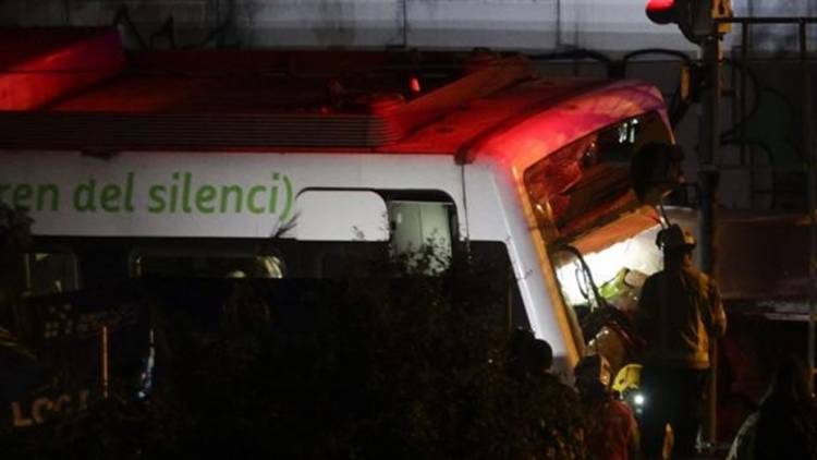 Choque de trenes en Barcelona: un muerto y 86 heridos