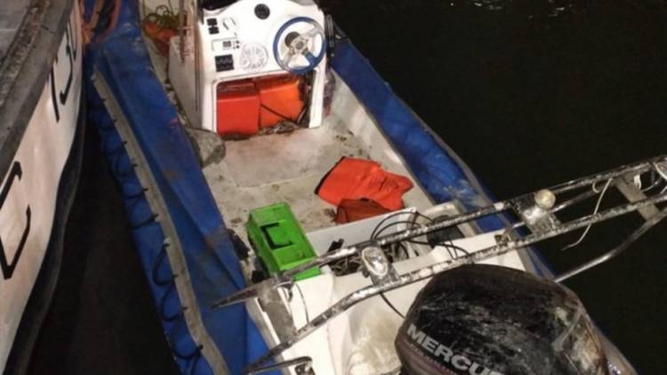 Misterio en Bahía Blanca: hallan una lancha a la deriva y buscan a su dueño