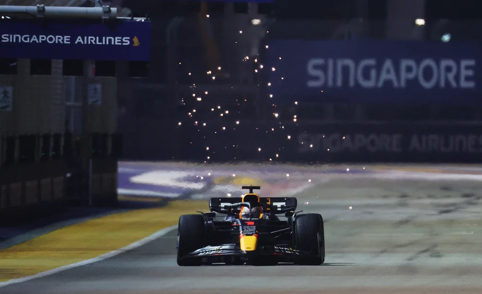 Bloqueada y trompo: la sorpresiva falla de Max Verstappen en el GP de Singapur de Fórmula 1