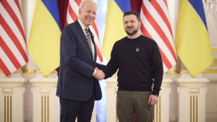 Joe Biden visitó Kiev sin previo aviso en vísperas del aniversario de la guerra