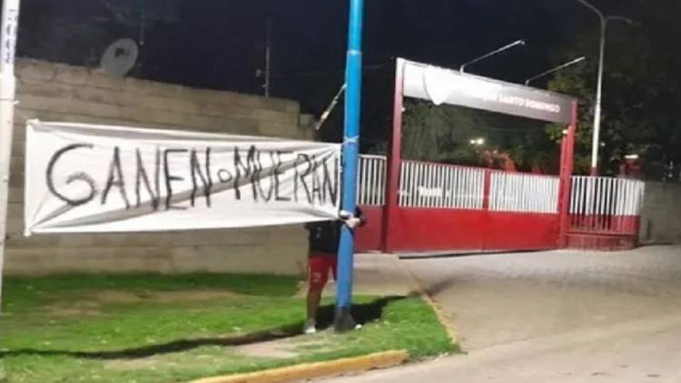 "Ganen o mueran", la nueva amenaza que recibió el plantel de Independiente