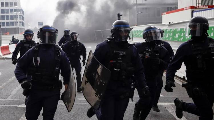 Francia en alerta máxima durante las fiestas ante "amenazas terroristas"