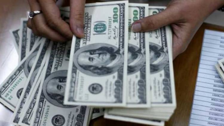 El dólar blue cerró la semana estable y por debajo de la cotización que alcanzó en el cambio de Gobierno
