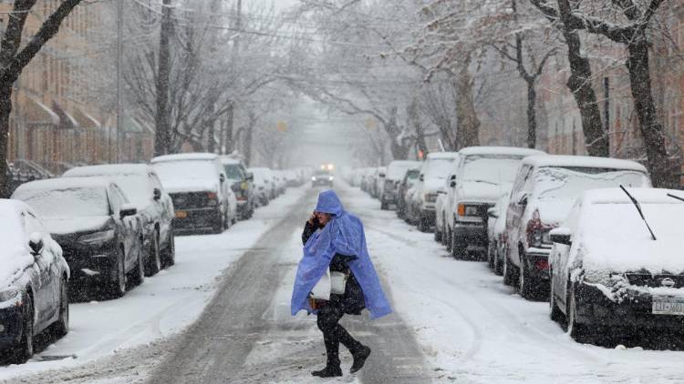 Más de 1.200 vuelos cancelados por la nevada que afecta a Nueva York y alrededores