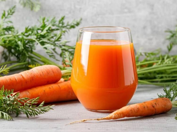 Para qué sirve el jugo de zanahoria y cómo tomarlo para prevenir enfermedades