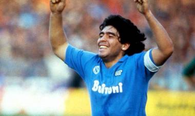 "Per sempre, Ciao Diego": el adiós de los hinchas del Nápoli al "10"