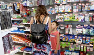 Comerciantes esperan un repunte de ventas con el inicio de las clases
