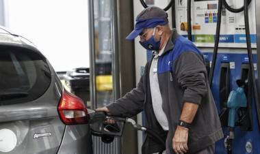 YPF aumenta un 6% las naftas este sábado