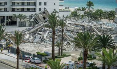 "El garaje del edificio siempre estaba inundado", dijo una sobreviviente del derrumbe de Miami