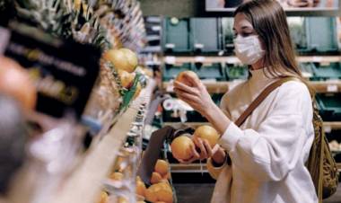 El consumo en octubre retrocedió 0,4% interanual