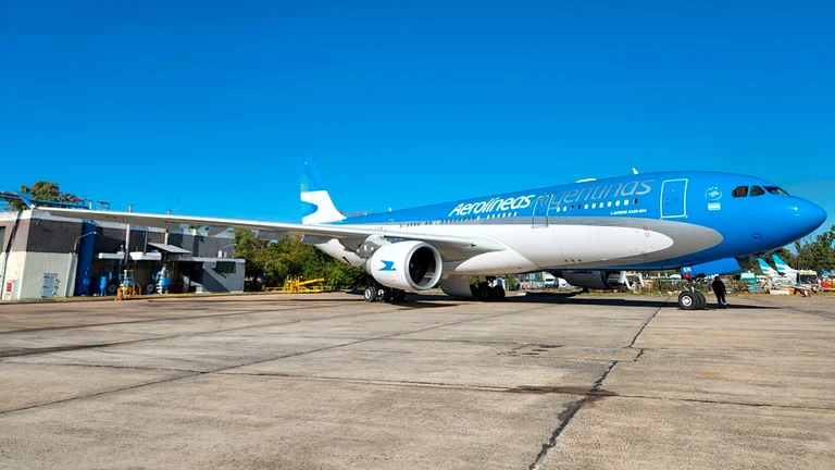 Doce heridos por turbulencias en un vuelo de Aerolíneas Argentinas que llegó de Madrid
