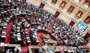 El Gobierno aseguró que "no hay ninguna traba" para que la ley Bases se apruebe mañana
